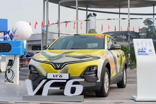 'Mẹ bỉm sữa' yên tâm lựa chọn VinFast VF 6 vì chính sách hậu mãi dài lâu