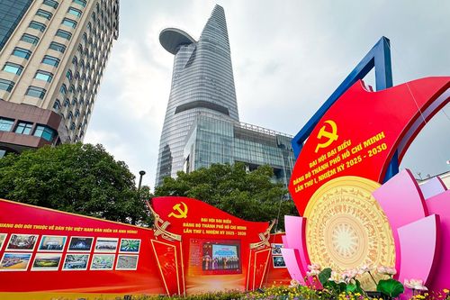 TPHCM rực rỡ sắc màu chào mừng Đại hội Đảng bộ lần thứ I