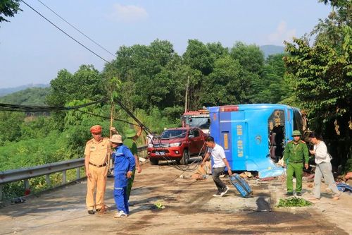 Vụ tai nạn tại Lào Cai: Do mất phanh nên tài xế chủ động đâm xe vào taluy dương