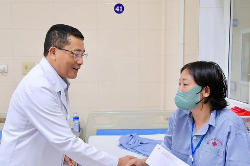Hỗ trợ người bệnh ung thư khó khăn bị thiệt hại sau cơn bão số 10, 11
