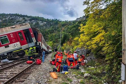 Va chạm tàu hỏa tại Slovakia, hơn 100 người bị thương