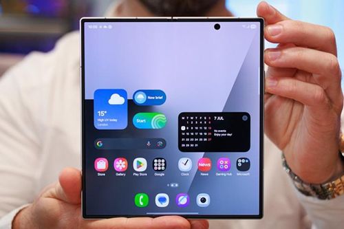 Galaxy Z Fold7 gặp lỗi sọc màn hình 'quái lạ' chưa từng có