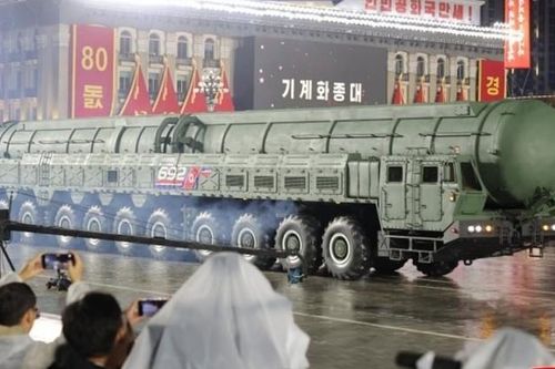 Siêu tên lửa Hwasong-20: Vũ khí 'đảm bảo an ninh vô giá cho Triều Tiên'