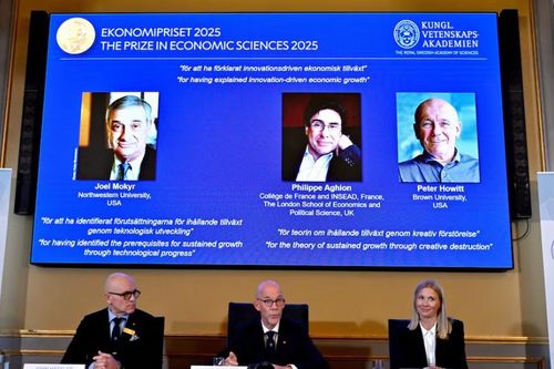 Bộ ba giành giải Nobel Kinh tế năm 2025 cho công trình về đổi mới và 'phá hủy sáng tạo'