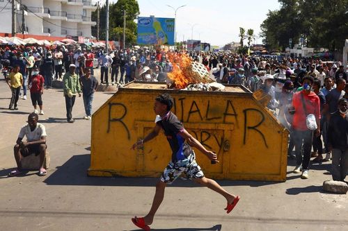 Tổng thống Madagascar lên án 'âm mưu dùng vũ lực chiếm đoạt quyền lực bất hợp pháp'