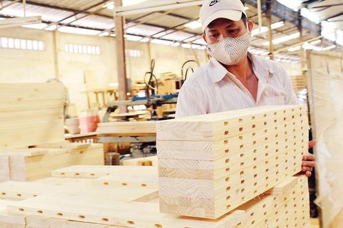 Đồ gỗ và hải sản Việt Nam có nguy cơ 'nghẹt thở' tại Hoa Kỳ