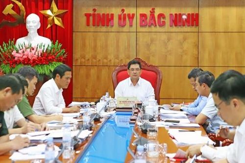 Bí thư Tỉnh ủy Nguyễn Hồng Thái chỉ đạo: Tập trung khắc phục hậu quả lũ lụt, bảo đảm ổn định đời sống Nhân dân