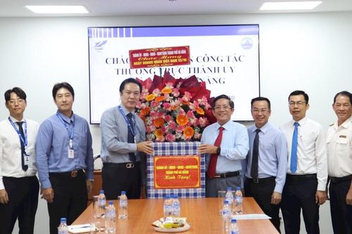 Phó Chủ tịch UBND thành phố Trần Nam Hưng thăm, chúc mừng 3 doanh nghiệp FDI