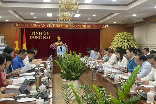 Kịp thời cung cấp thông tin chính thống để định hướng dư luận