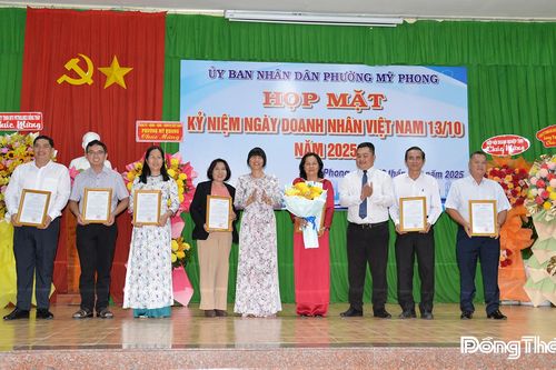 Đồng chí Phan Văn Thắng dự Họp mặt kỷ niệm Ngày Doanh nhân Việt Nam tại phường Mỹ Phong