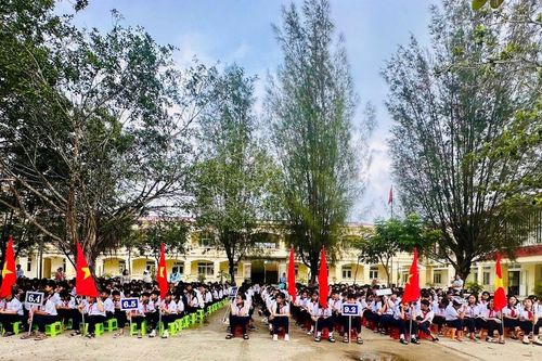 Tuyên truyền an toàn giao thông, PCCC và phòng chống ma túy cho học sinh