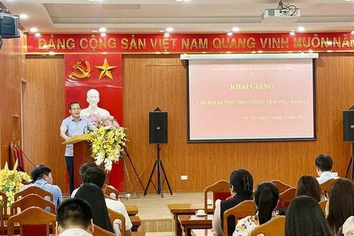 Khai giảng lớp bồi dưỡng nhận thức về Đảng khóa I, năm 2025