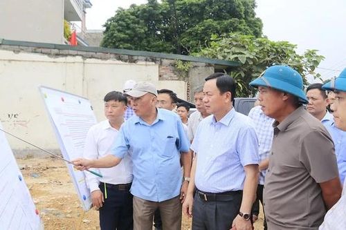 Kiểm tra tiến độ dự án Đường liên kết vùng khu vực Hòa Bình