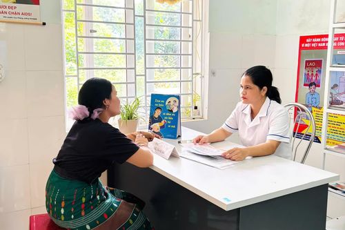 Chăm sóc sức khỏe phụ nữ, trẻ em vùng đồng bào dân tộc thiểu số