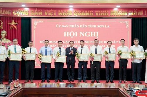 Đối thoại và gặp mặt doanh nghiệp, HTX nhân Ngày Doanh nhân Việt Nam