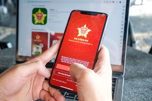 Đề xuất cho phép dùng VNeID thay thế giấy đăng ký xe khi đăng kiểm