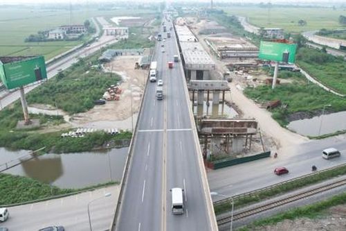 Giữ nhịp thi đua 'vượt nắng thắng mưa' trên công trường cao tốc Cao Bồ - Mai Sơn