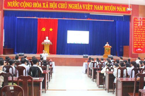 Hòa Vang tuyên dương 108 tân sinh viên trúng tuyển đại học công lập năm 2025