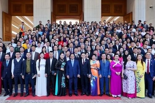 Vượt 'sóng' toàn cầu, doanh nghiệp Việt bật dậy mạnh mẽ