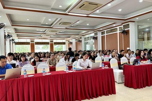 Tập huấn năng lực cho cán bộ quản lý và giáo viên dạy học môn Mĩ thuật thông qua hoạt động giáo dục STEAM