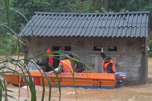 Ủy ban MTTQ xã Trà Lĩnh kêu gọi vận động, ủng hộ nhân dân khắc phục hậu quả thiệt hại do cơn bão số 10 và 11