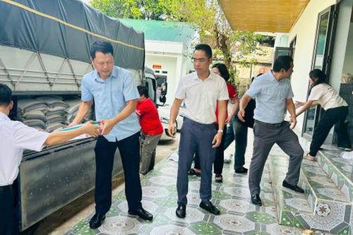 Kiểm toán nhà nước khu vực X sẻ chia với đồng bào tỉnh Thái Nguyên bị ảnh hưởng bão số 11