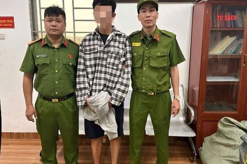 Bắt thanh niên ăn trộm tại siêu thị Circle K