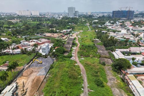 Cận cảnh gần 3 km Vành đai 2 TP.HCM trước ngày tái khởi công
