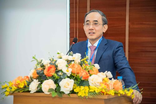Tỷ phú sàn chứng khoán Việt Nam là ứng viên giáo sư năm 2025