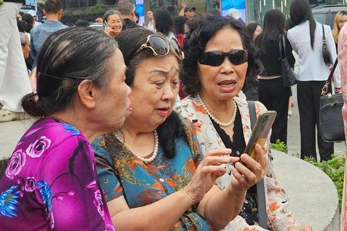 Tăng cường hoạt động truyền thông tư vấn cho phụ nữ tiền mãn kinh và mãn kinh