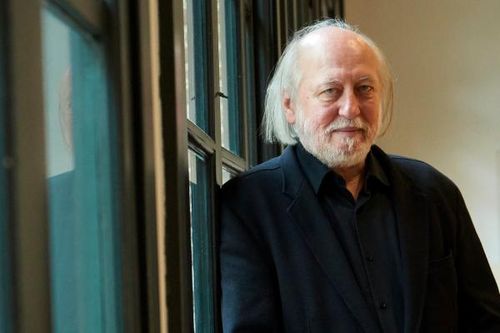 Nobel văn học 2025 với 'những áng văn dài dòng, quanh co'