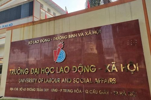 Lỡ cuộc chơi bi-a, hai sinh viên hẹn nhau đến cổng trường 'giải quyết' mâu thuẫn