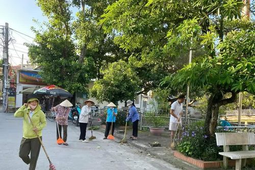 Thi đua xây dựng phường Phú Lương 'sáng - xanh - sạch - đẹp'