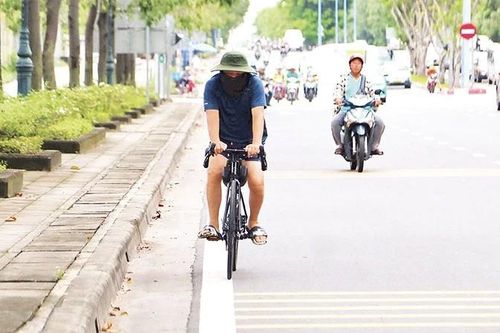 Cần đồng bộ hạ tầng, tiện ích cho làn đường xe đạp