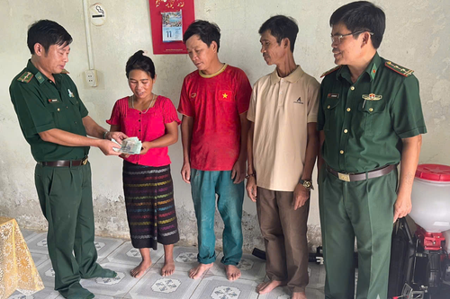 Quảng Trị: Nhặt được tiền, nhờ bộ đội trả lại người dân