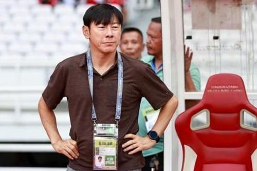 Vỡ mộng World Cup, Indonesia kêu gọi HLV Shin Tae Yong trở lại