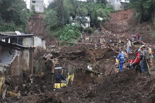 Hình ảnh mưa lũ tàn phá Mexico, 64 người thiệt mạng