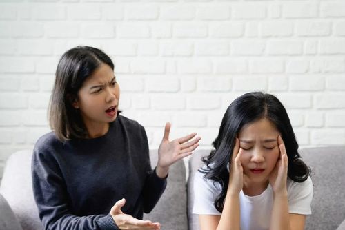 5 kiểu tình bạn độc hại ăn mòn cuộc sống của bạn