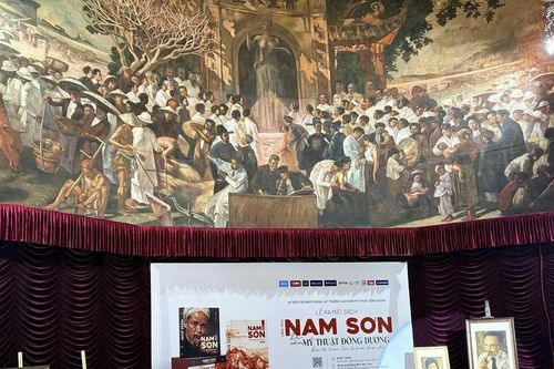 Chiêm ngưỡng tác phẩm của họa sư Nam Sơn