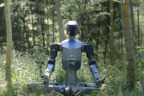 Trung Quốc ra mắt robot hình người đầu tiên trên thế giới có khả năng chống bụi, nước và chịu nhiệt