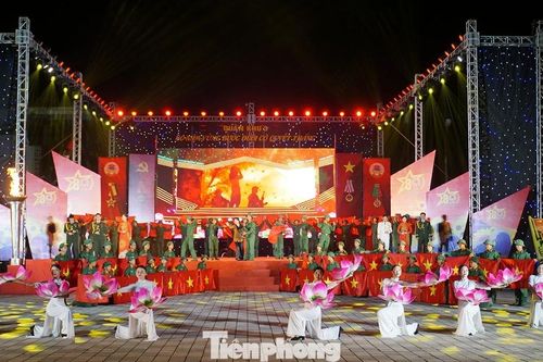 Sôi nổi dạ hội thanh niên Quân khu 3