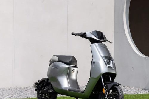 Xe máy điện cỡ nhỏ của Honda ra bản mới