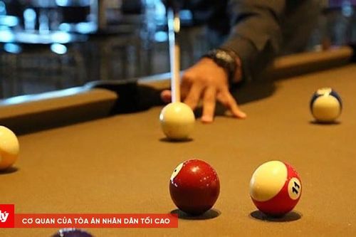 10 sinh viên đại học bị truy tố vì hỗn chiến trước cổng trường