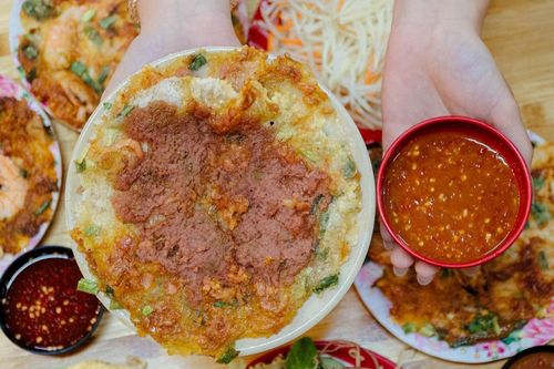 Khách Mỹ ngỡ ngàng với món đặc sản Việt Nam thơm ngon chế biến chỉ 20 giây