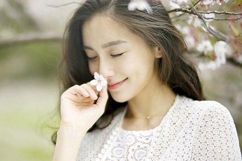 Thiện hiện ở khuôn mặt, phú hiện ở tấm lưng