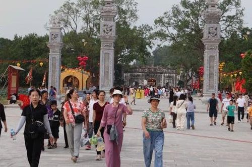 Hơn 32 vạn lượt du khách tham quan Khu di tích Côn Sơn - Kiếp Bạc trong dịp Lễ hội mùa thu