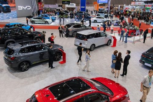 Top xe bán chậm tháng 9: Explorer và Civic Type R đội sổ