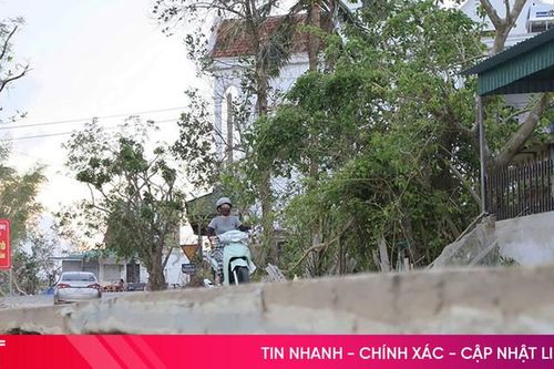 Tuyến đường huyết mạch bị xói lở nghiêm trọng