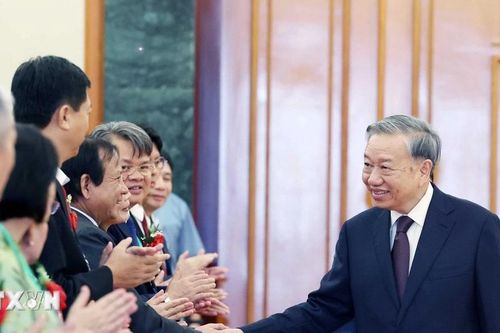 Tổng Bí thư gặp mặt nông dân xuất sắc, nhà khoa học của nhà nông năm 2025