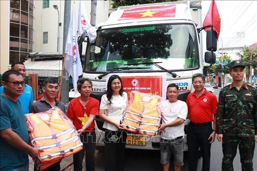 Chung tay hỗ trợ để bình yên sớm trở lại với từng mái nhà vùng lũ